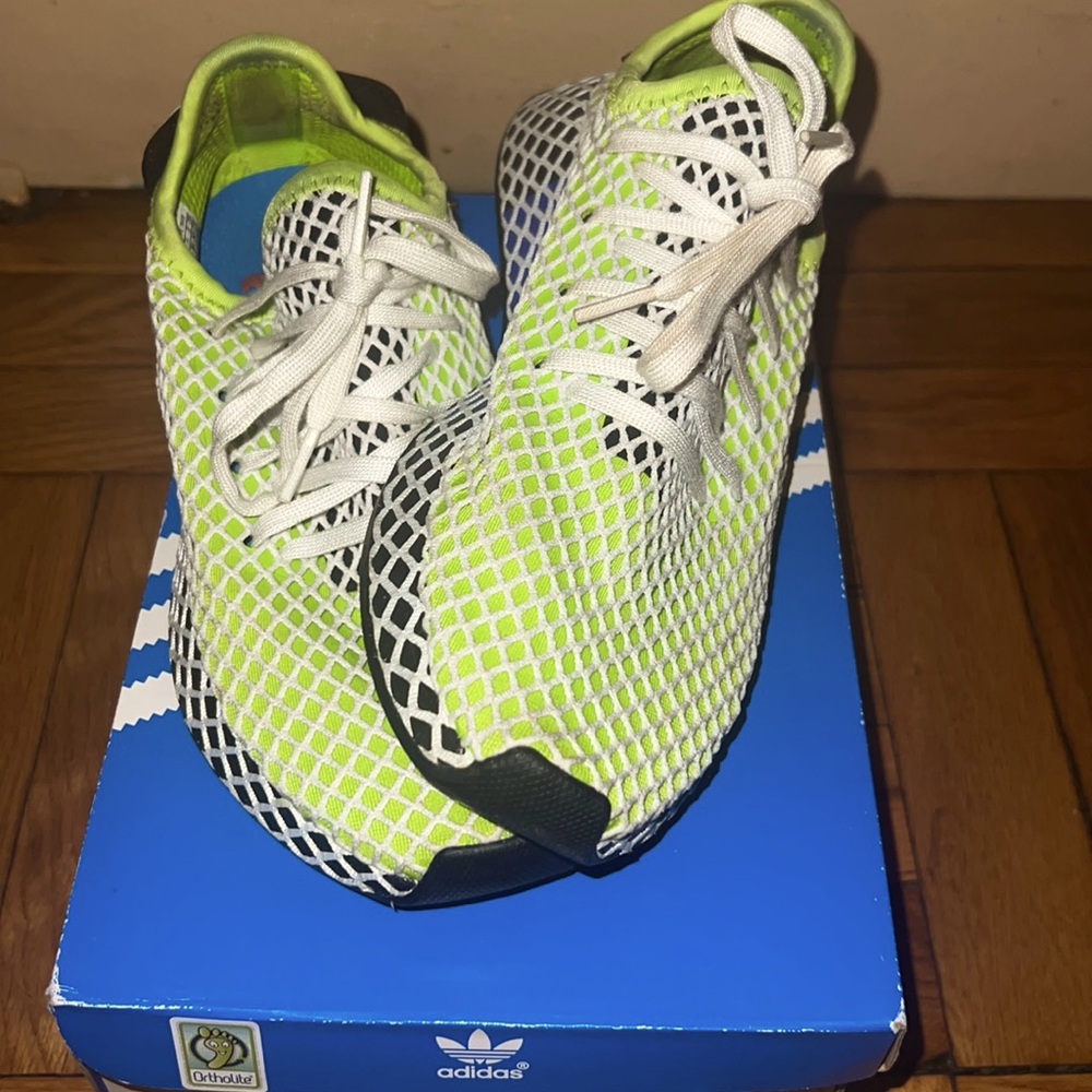 Adidas Deerupt Runner J 👟 Sneaker| Size 6
